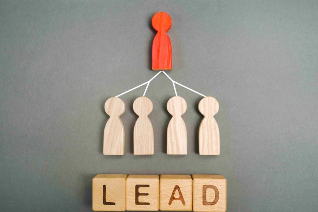 Mastering Lead Lifecycle Optimization in HubSpot: Strategies for Cross-Channel Engagement