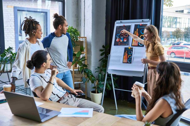 Unlocking Success: Enhancing Sales and Marketing Collaboration with HubSpot and Salesforce