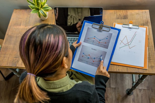 Using Product Intent for Lead Scoring: Enhancing Lead Qualification